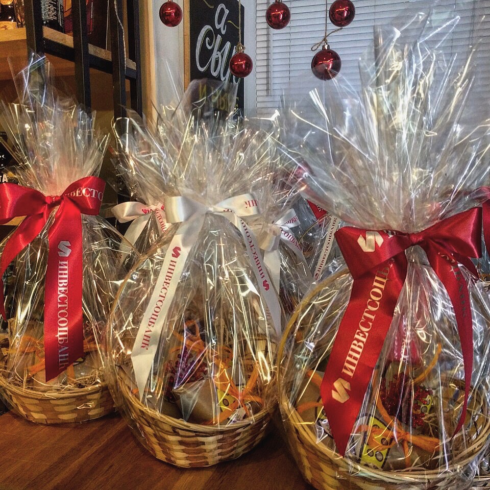 красивый и вкусный подарок, но и забрендировать его под Вашу компанию