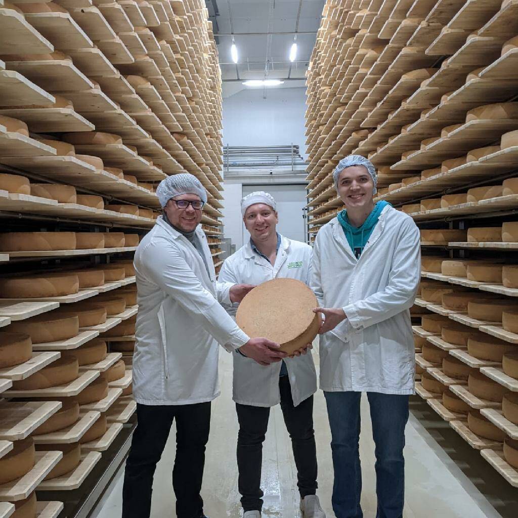 Сегодня отправимся с вами на экскурсию по сырному заводу Эконива в Воронежской области.