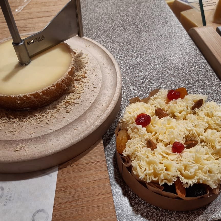 ПАНИКОВАТЬ НЕЛЬЗЯ ЕСТЬ СЫР!