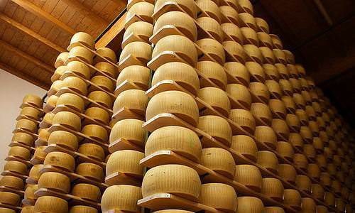 Шутить про белорусский пармезан и камамбер больше не модно