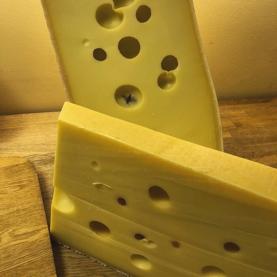 Сыр Эмменталь