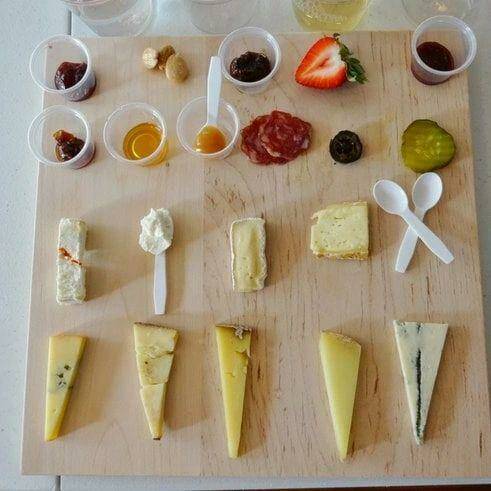 Друзья, открываем запись на наш профессиональный двухдневный курс сырного сомелье 17 и 18 сентября