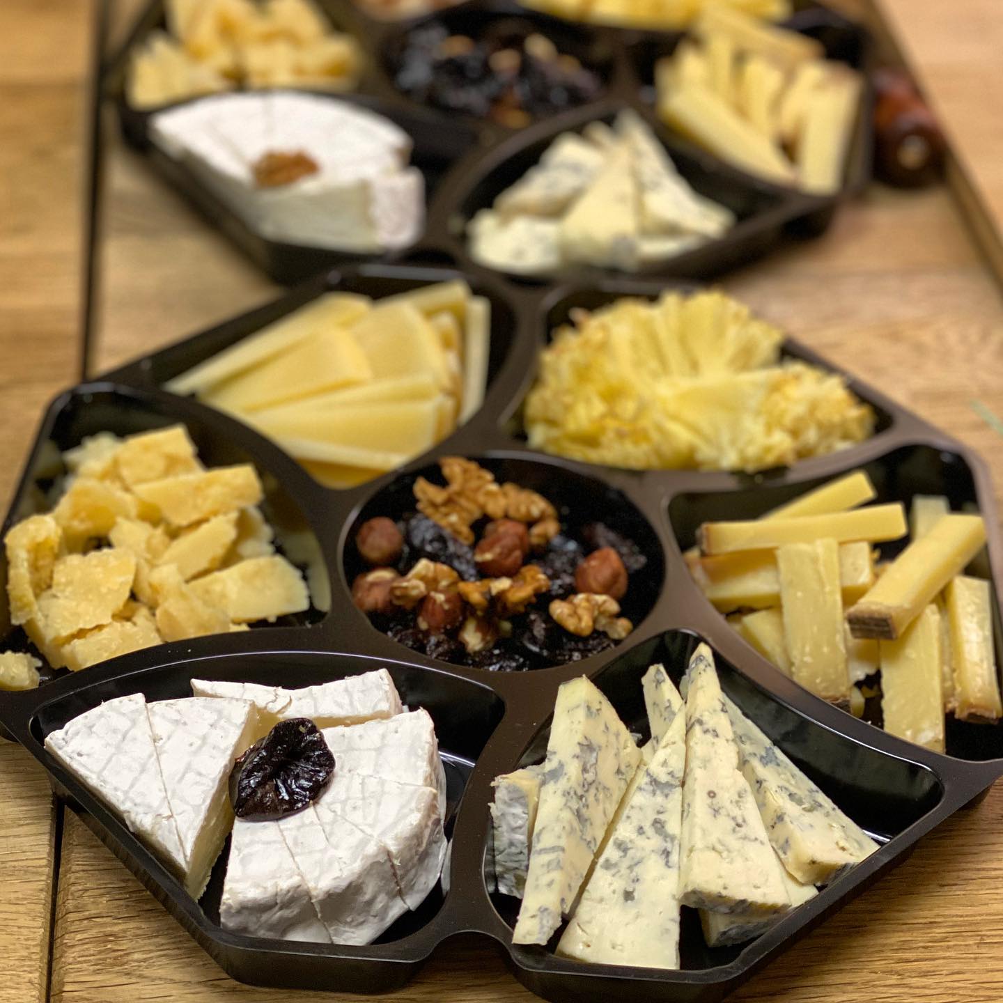 9 ПРАВИЛ ПО СБОРКЕ ИДЕАЛЬНОЙ СЫРНОЙ ТАРЕЛКИ