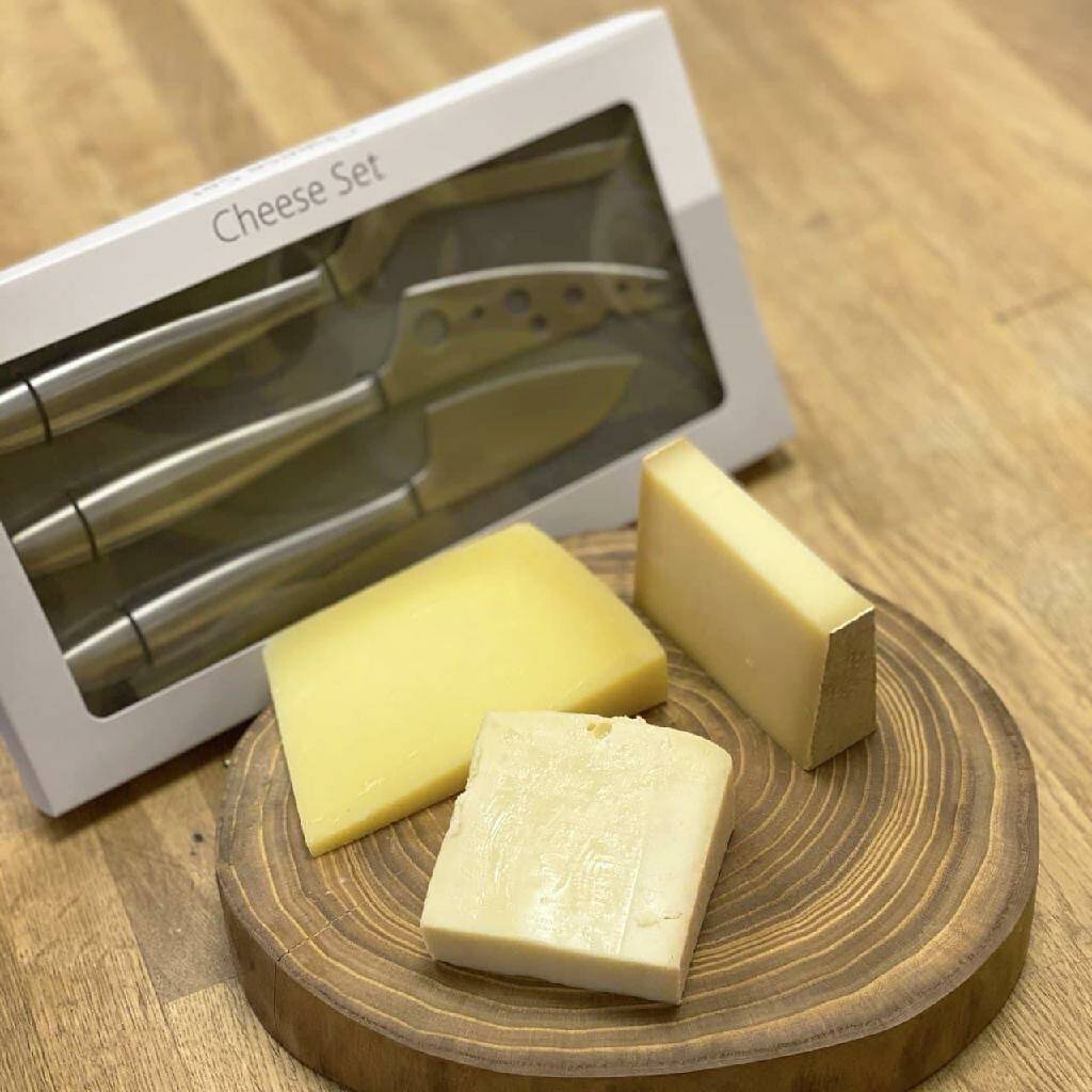 ТРИ НОЖА = ТРИ СЫРА!