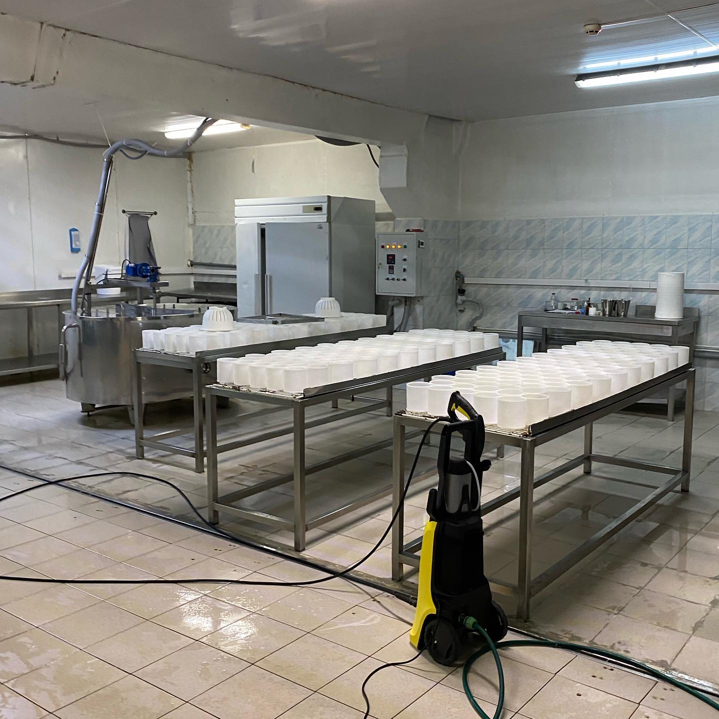 На сыроварне Белый камень