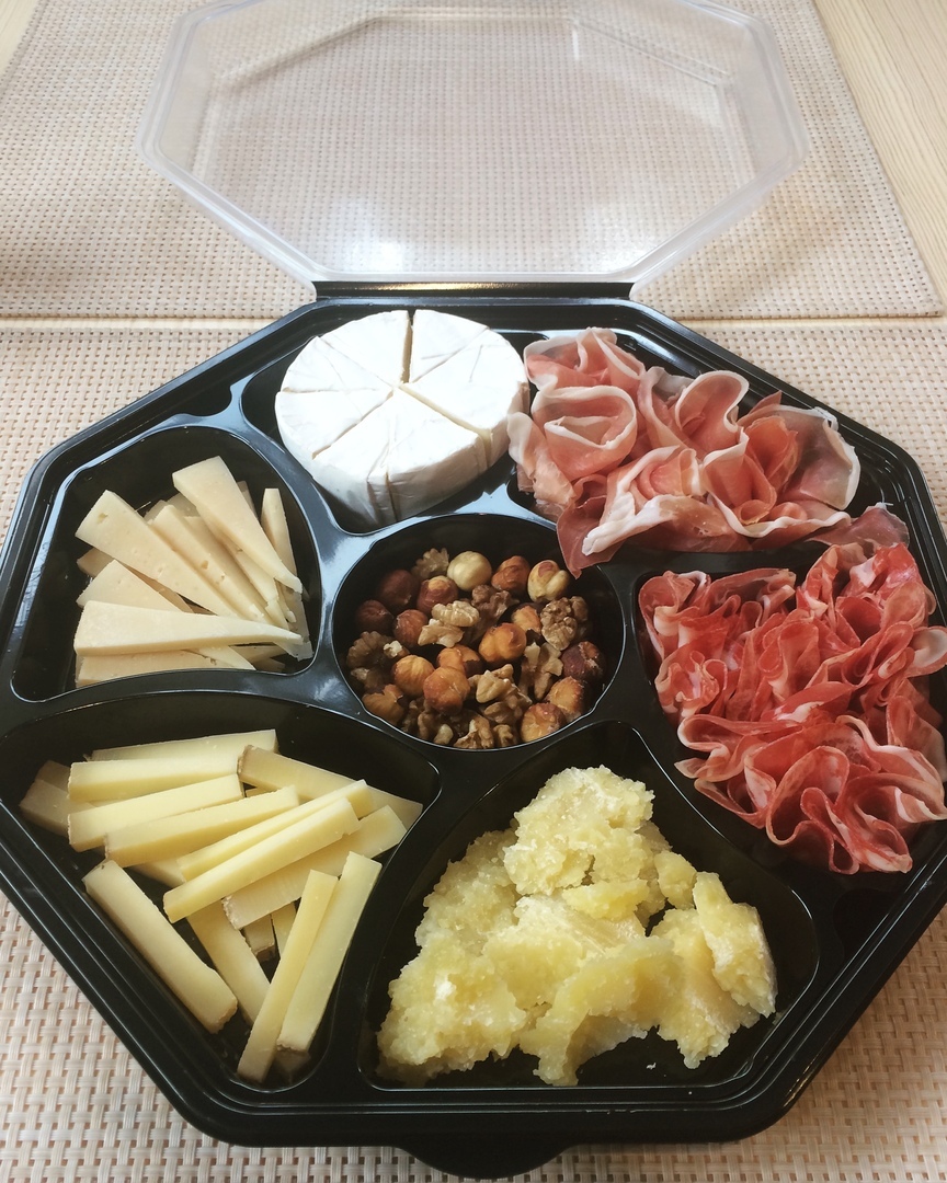 СЫРНО-МЯСНОЕ АССОРТИ 
