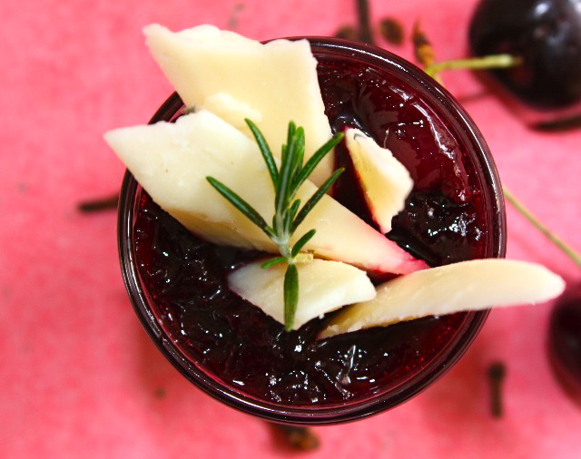 Рецепт черешневого соуса для сыра