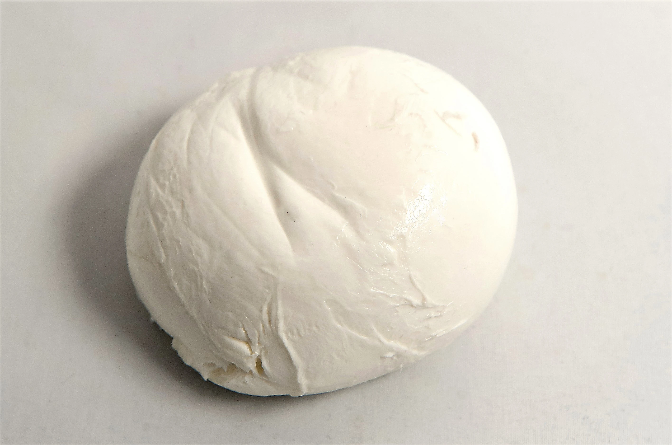 Моцарелла из молока чёрных буйволиц (Mozzarella di Bufala Campana PDO) – как выбрать сыр, идеи подачи и сочетания
