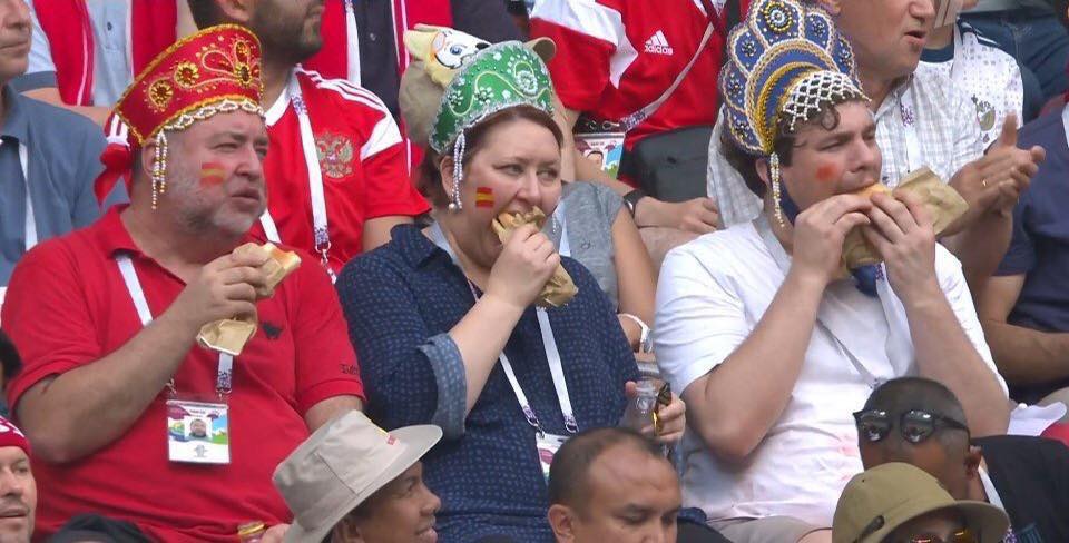 Нам удалось взять небольшое интервью у этой прославившейся троицы. 