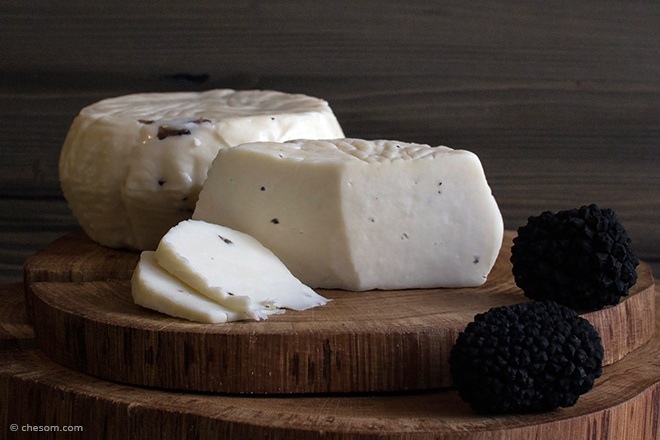 Качотта с чёрным трюфелем