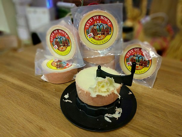 Тет де Муан - наверное, самый необычный швейцарский сыр