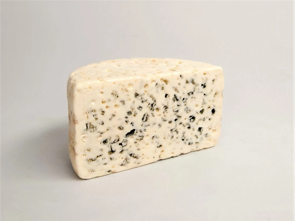 Рокфор (Roquefort PDO) – как выбрать сыр, идеи подачи и сочетания