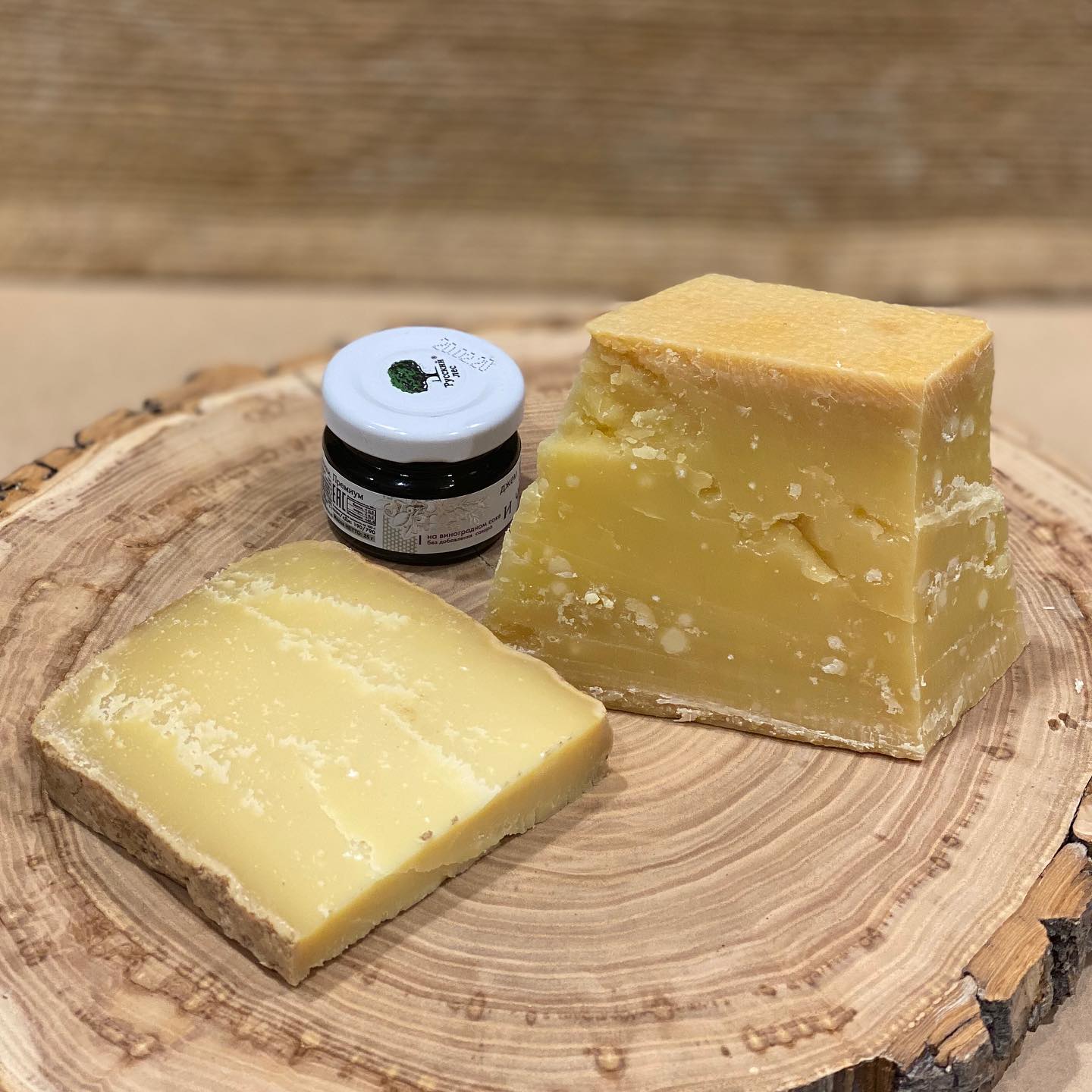 Интересно, как выглядит один и тот же сыр сейчас и через 5 лет?