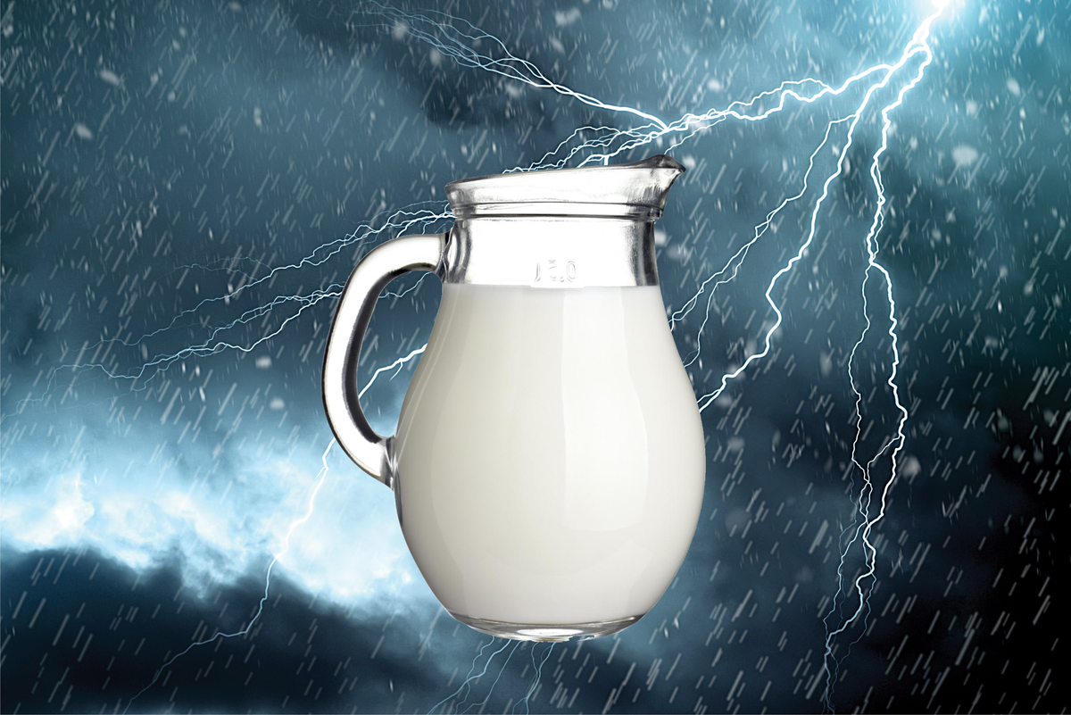 В грозу молоко киснет быстрее?