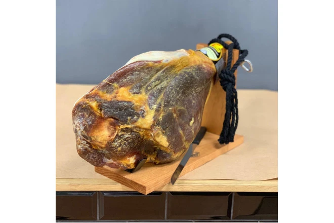 Хамон Серано на кости – как выбрать сыр, идеи подачи и сочетания