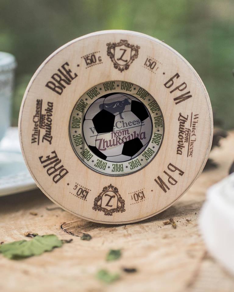 Упаковка сыра для чемпионата мира по футболу