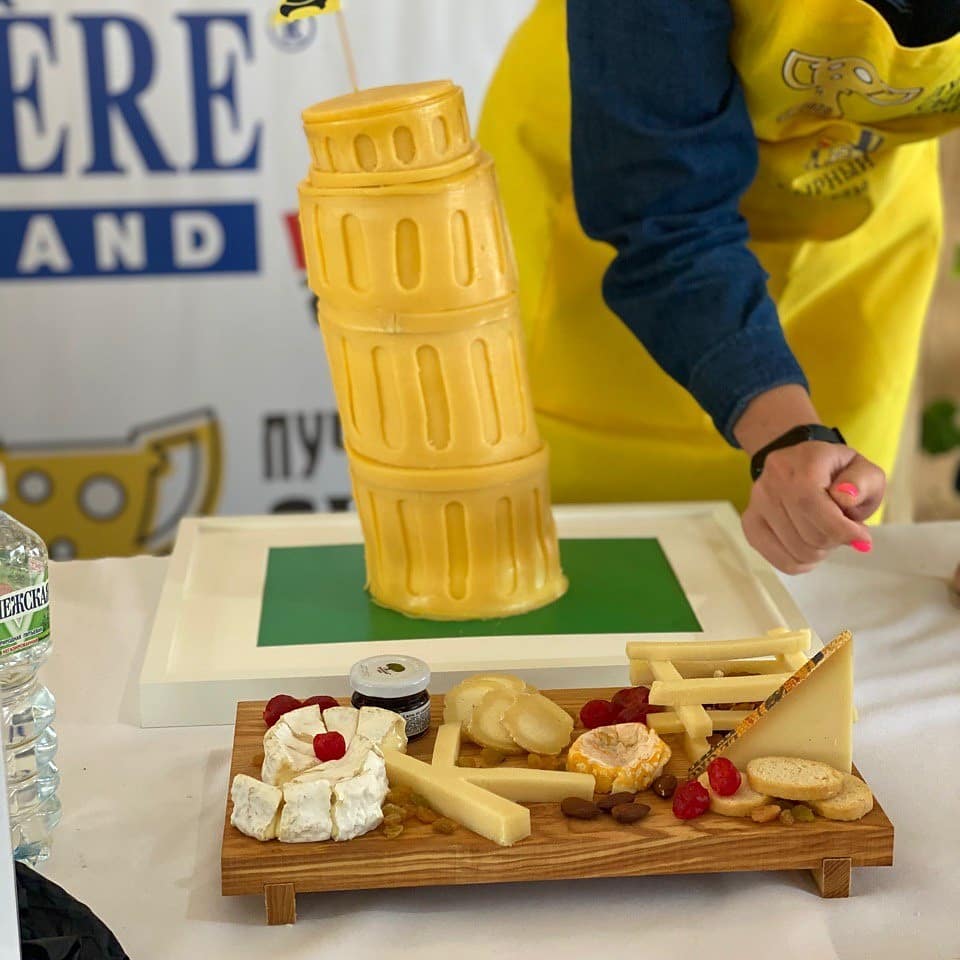 Что такое конкурс на звание "Лучший сырный сомелье"? И кто там победил?