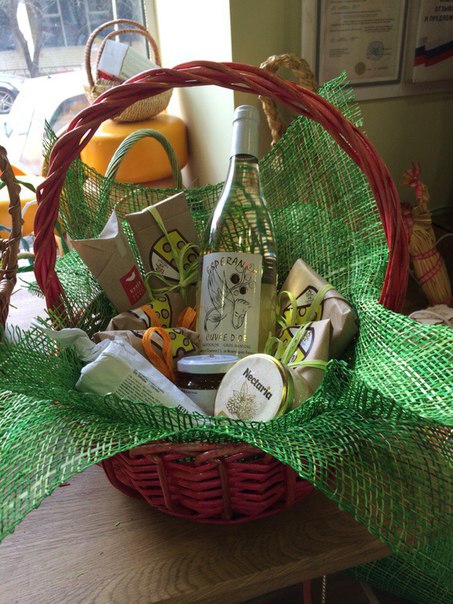 Сыр - это хороший и оригинальный подарок