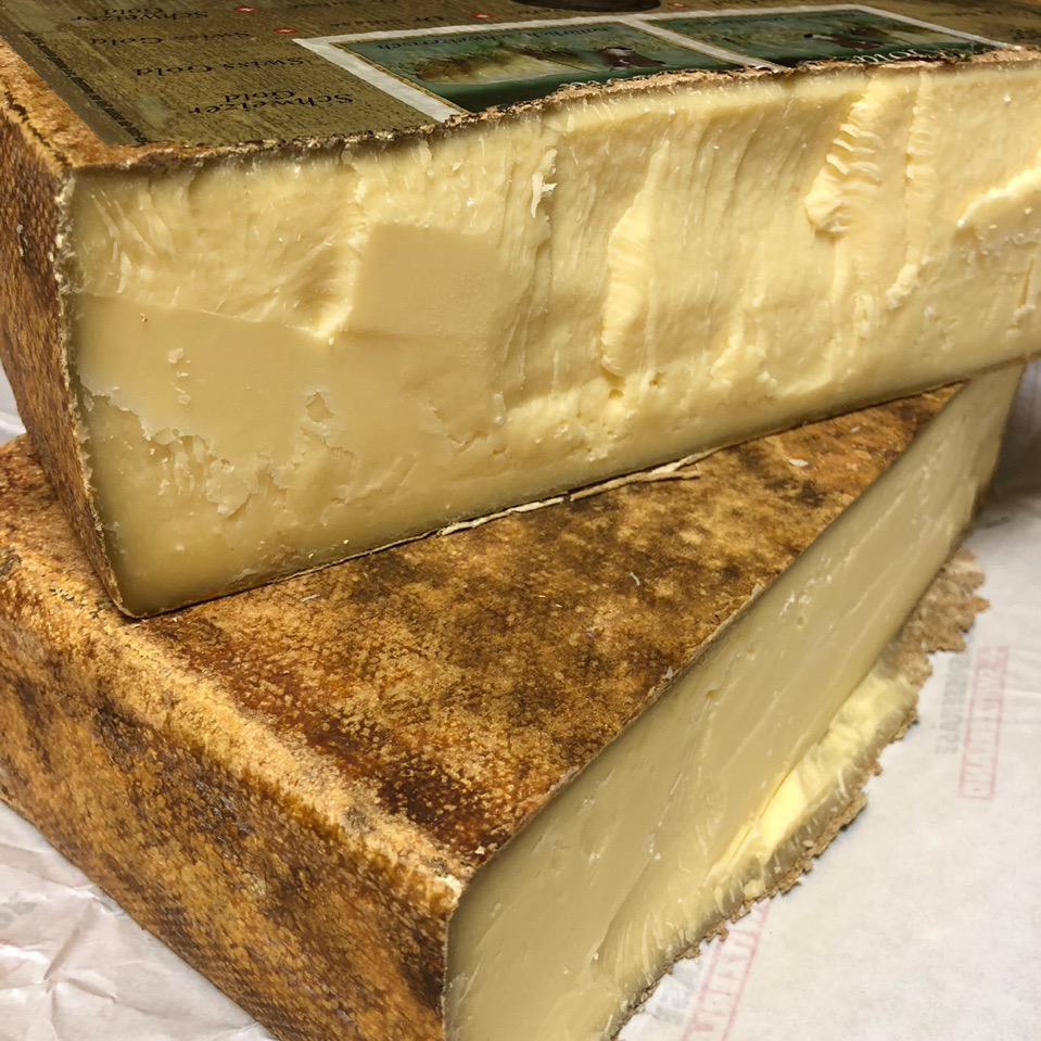 Золото Швейцарии — твёрдый выдержанный швейцарский сыр