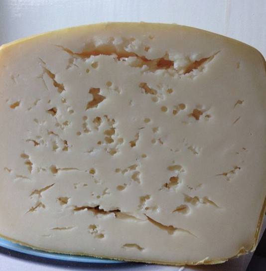 Как по внешнему виду определить, что сыр испортился?