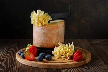 Сыр Тет де Муан подарочный набор 51% "Margot Fromages S.A" 400г