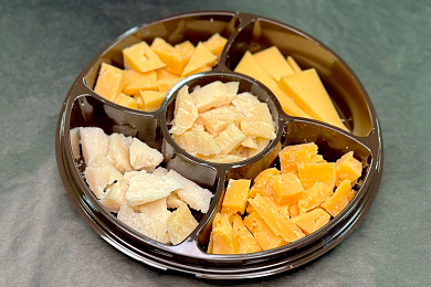 Тарелка "Крымские Сыры: Чеддер и Тайны Эчки-Даг"