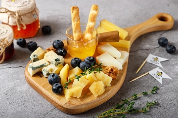 Доска для сервировки Сантеро маленькая "Сырный Сомелье"