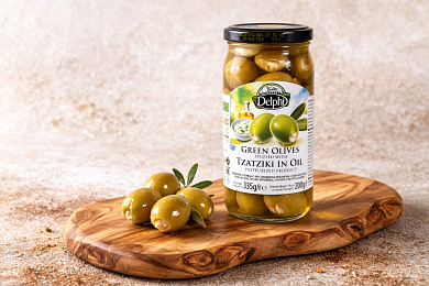 Оливки фаршированные соусом Дзадзики в масле "Delphi" 335г