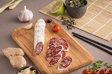 Колбаса с/в Том Ям ТМ Карнеззо, 100г