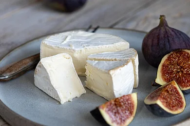 Сыр Брилья Саварен тройные сливки, 50%, Эко Вилладж 170г