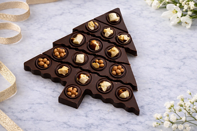 Шоколад темный с орехами "Елка" 130г