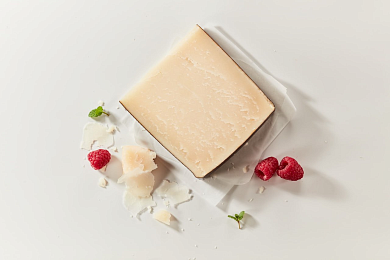 Сыр выдержанный Пармезан из козьего молока Эчкидаг, 45%, выдержка 12 мес.