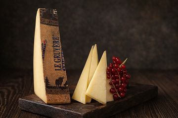 Сыр Грюйер Экселанс 49% "Margot Fromages S.A"