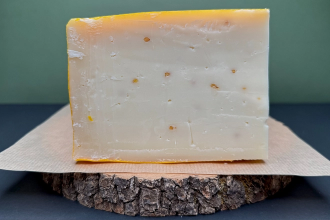 Сыр Кипиа с пажитником, 40%, выдержка 4 мес.