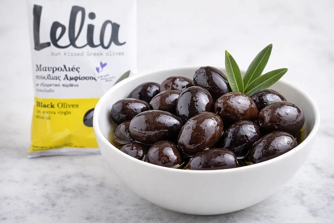Оливки с косточкой черные натур. в оливковом масле Lelia 275г